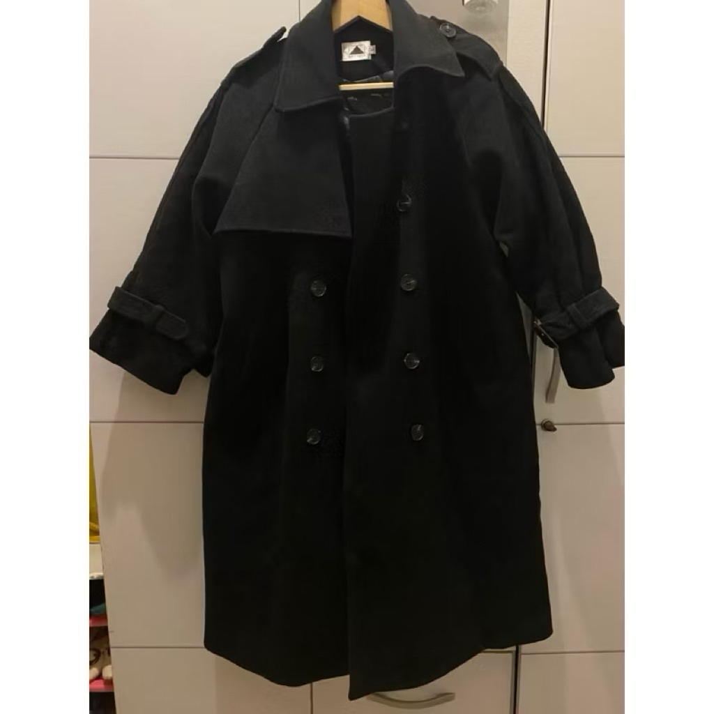 [PRELOVED] Coat Jaket Wol winter cowok Laki laki jaket tebal hitam