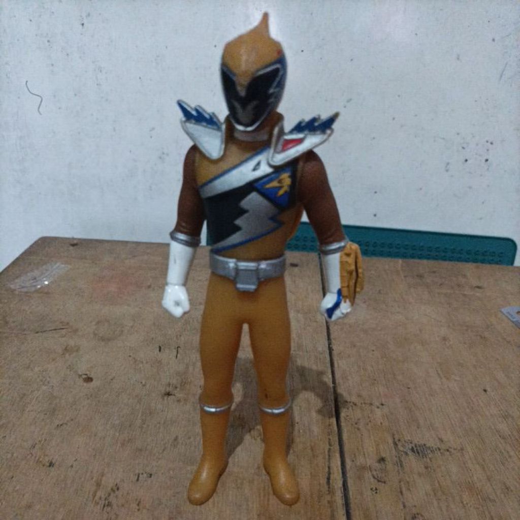 Power Rangers Dino charge Kyoryu gold ori