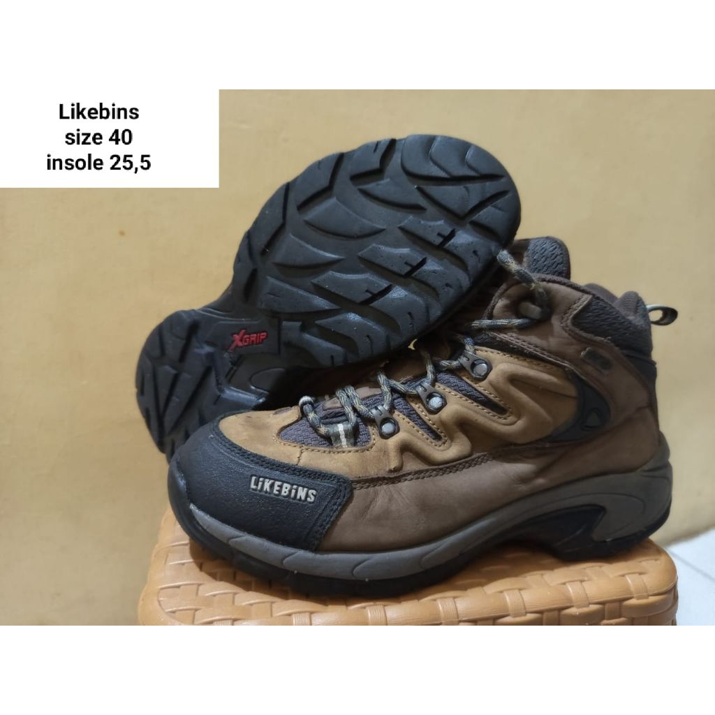 sepatu outdoor thrifting