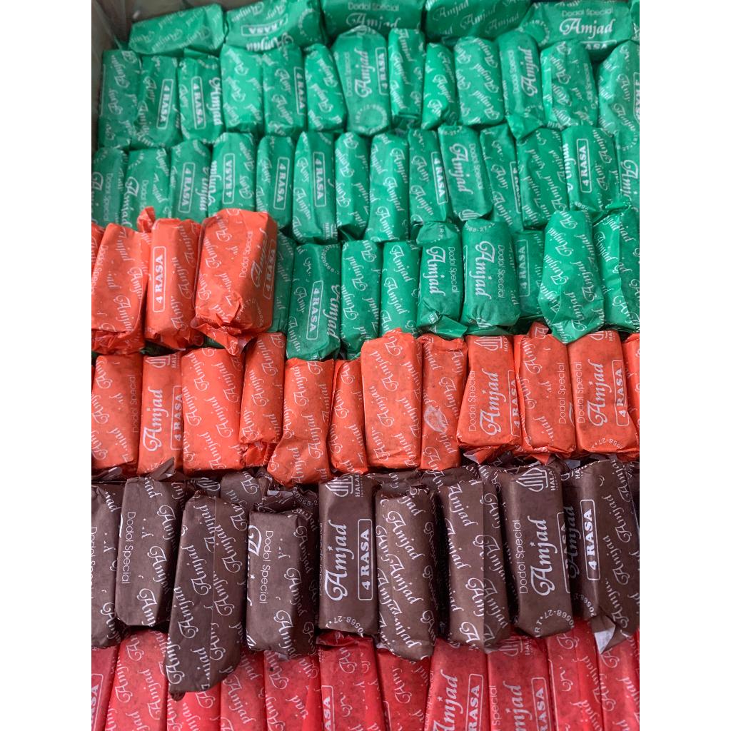 

Dodol Garut 1Kg Aneka rasa Coklat Durian Pandan Strawberry mix rasa batik