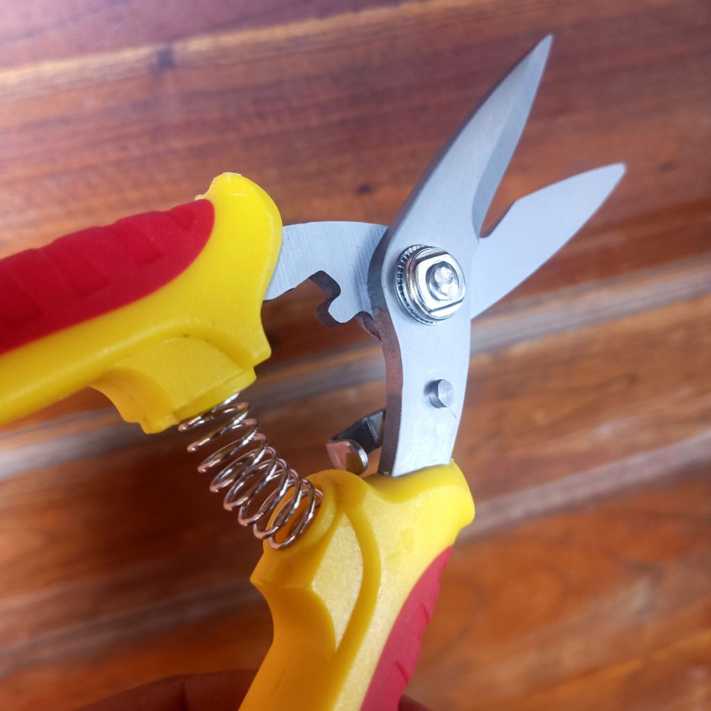 

Gunting multifungsi baja ringan FREED original