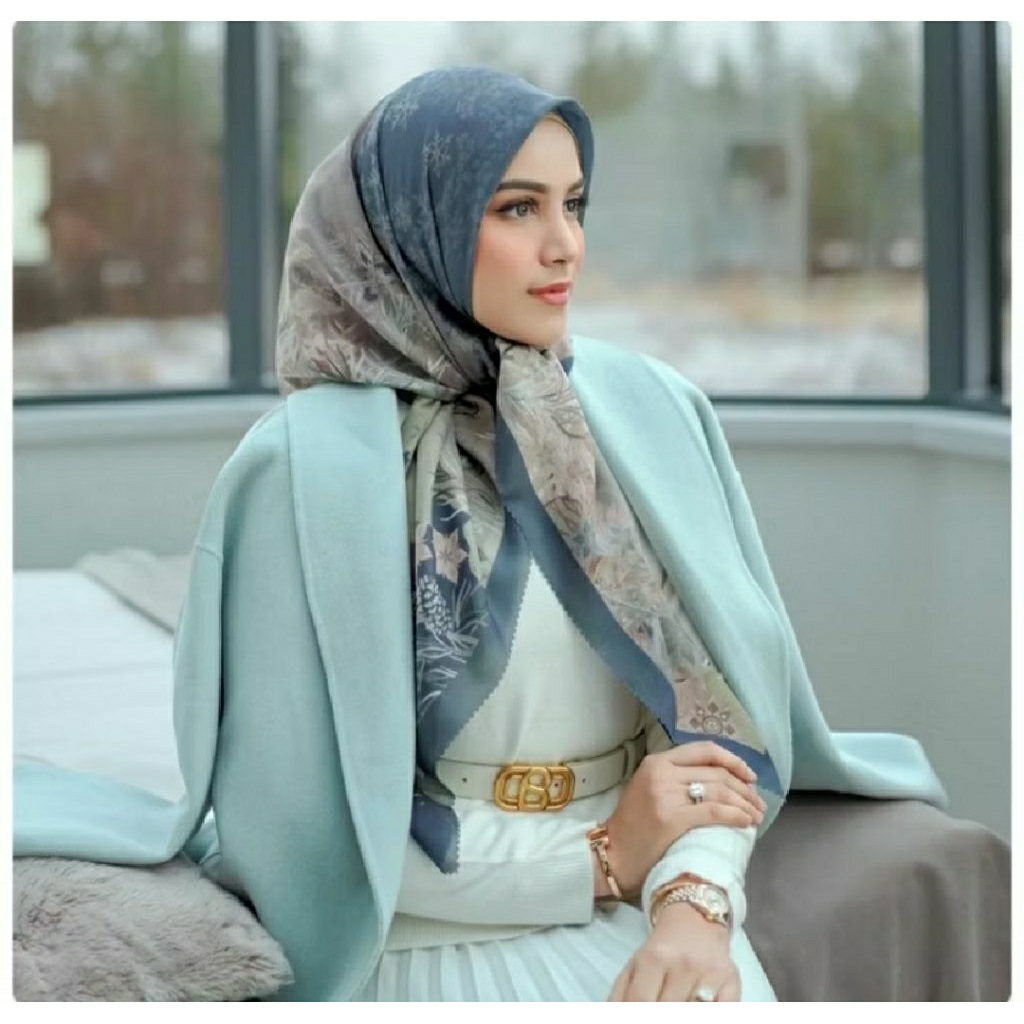 Buttonscarves Frozen series Mirage