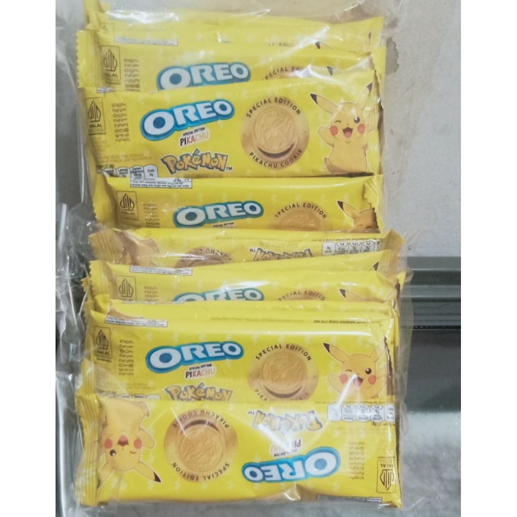 

oreo pikachu/pak isi 10 pcs/12500, berat 270g/pak