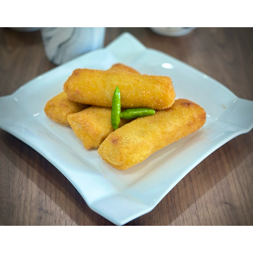 

RISOL AYAM SAYUR 1 PACK ISI 5 ( ayam suwir, kentang dan wartel )