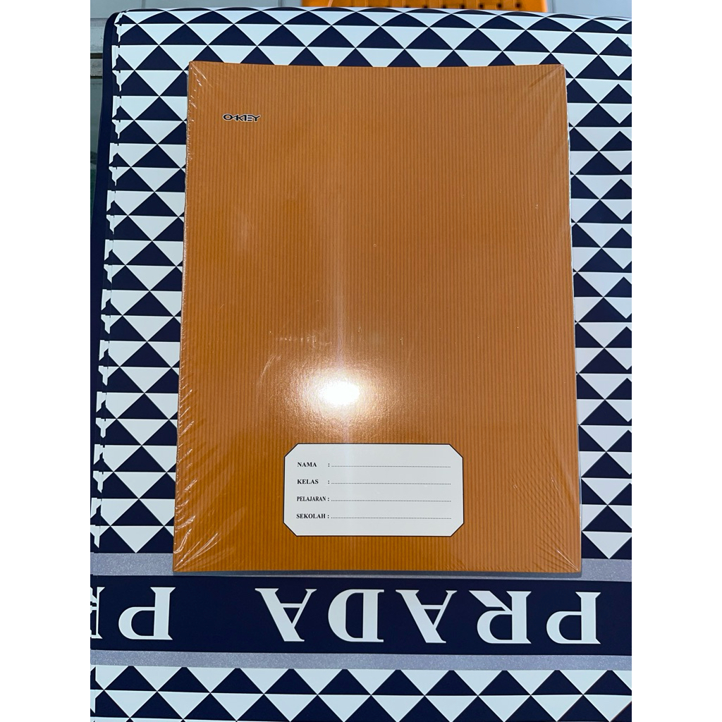 

BUKU TULIS OKEY KRAFT