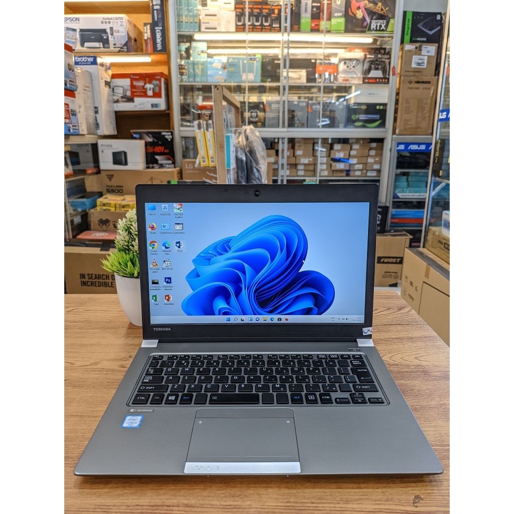 Laptop Bekas Second Toshiba R63 Core i5 / Ram 8gb