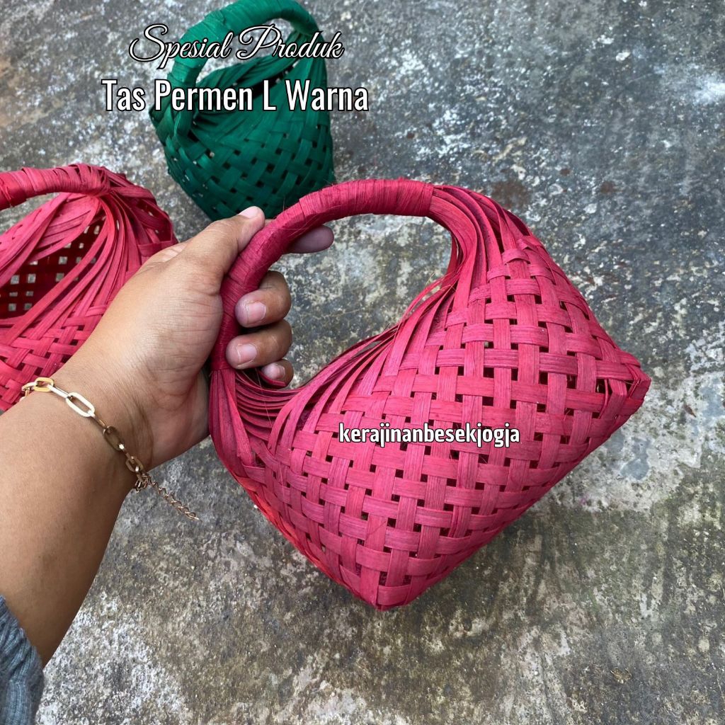 

TAS PERMEN L BLICING dan WARNA | ukuran dasar 12*12cm tas anyaman bambu tas permen bambu