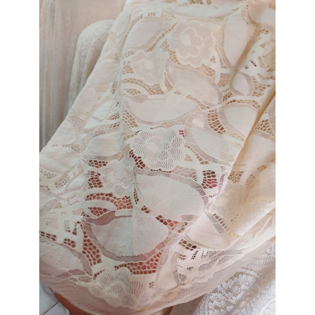 kain brokat katun premium  - kain brokat luxury  - kain brokat katun prada  - brokat katun (Cream)