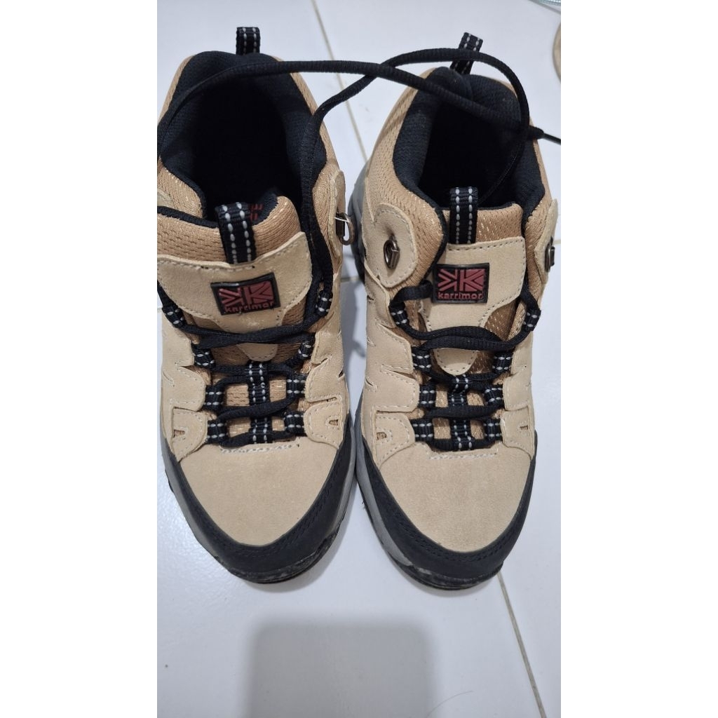 preloved sepatu gunung merk KARIMOR
