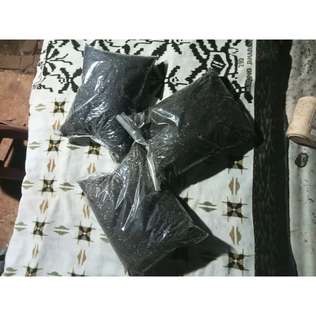 Media Tanam 3 in 1 – Campuran Cocopeat, Sekam Bakar, Perlite untuk Tanaman