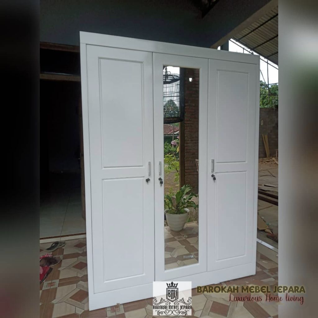 lemari pakaian pintu 3 minimalis kayu jati Perhutani finishing warna putih duco epoxy halus luar dal