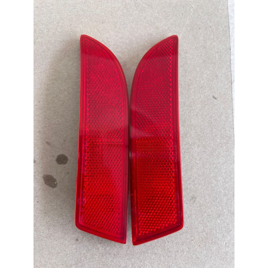 Mata Kucing Bemper belakang Avanza 2012-2023