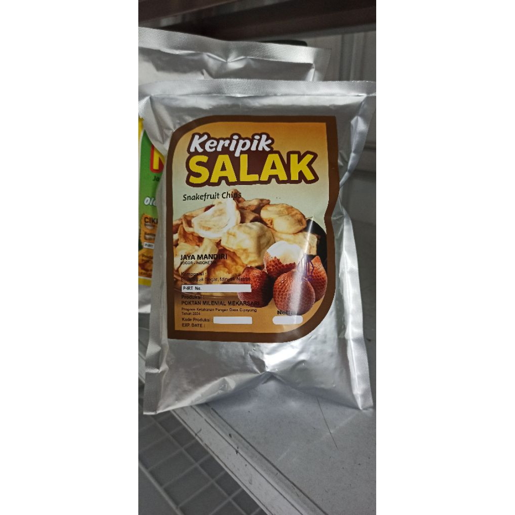 

Snake fruit chips / keripik salak