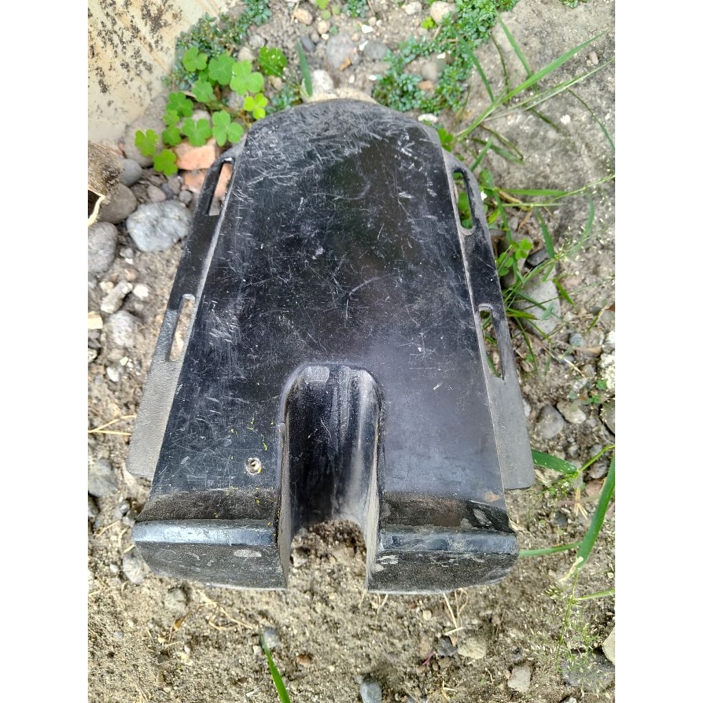 sambungan body belakang shogun R 125