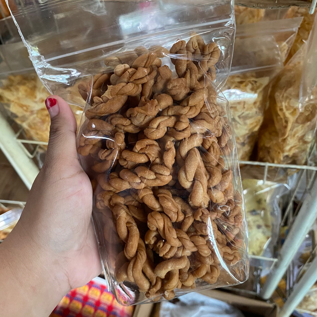 

KUE PLUNTIR / KUE TALI TAMBANG