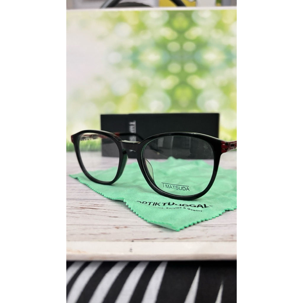 PRELOVED KACAMATA WANITA T MATSUDA