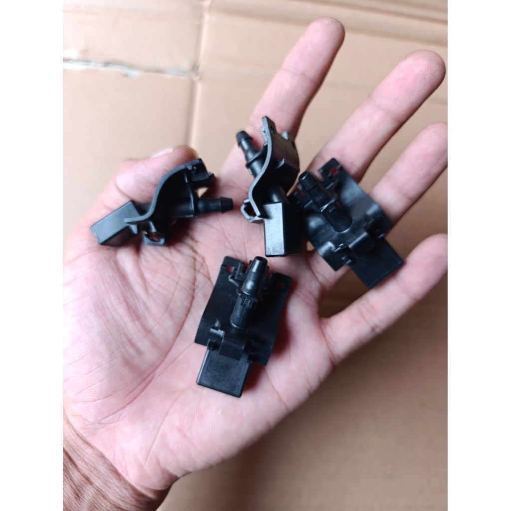 nozzle air wiper semprotan air wiper yaris vios sienta original