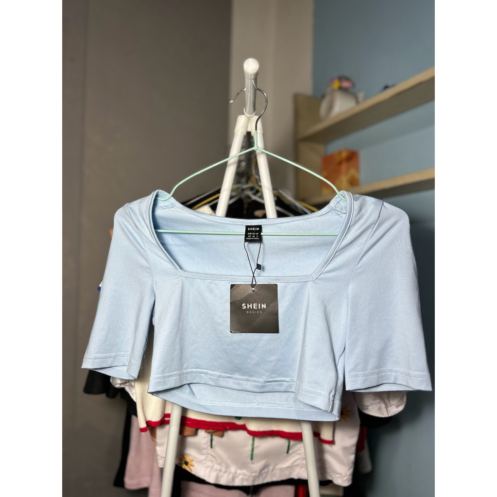 SHEIN Crop Top Biru Muda Wanita - Kaos Pendek Square Neck Casual Basic