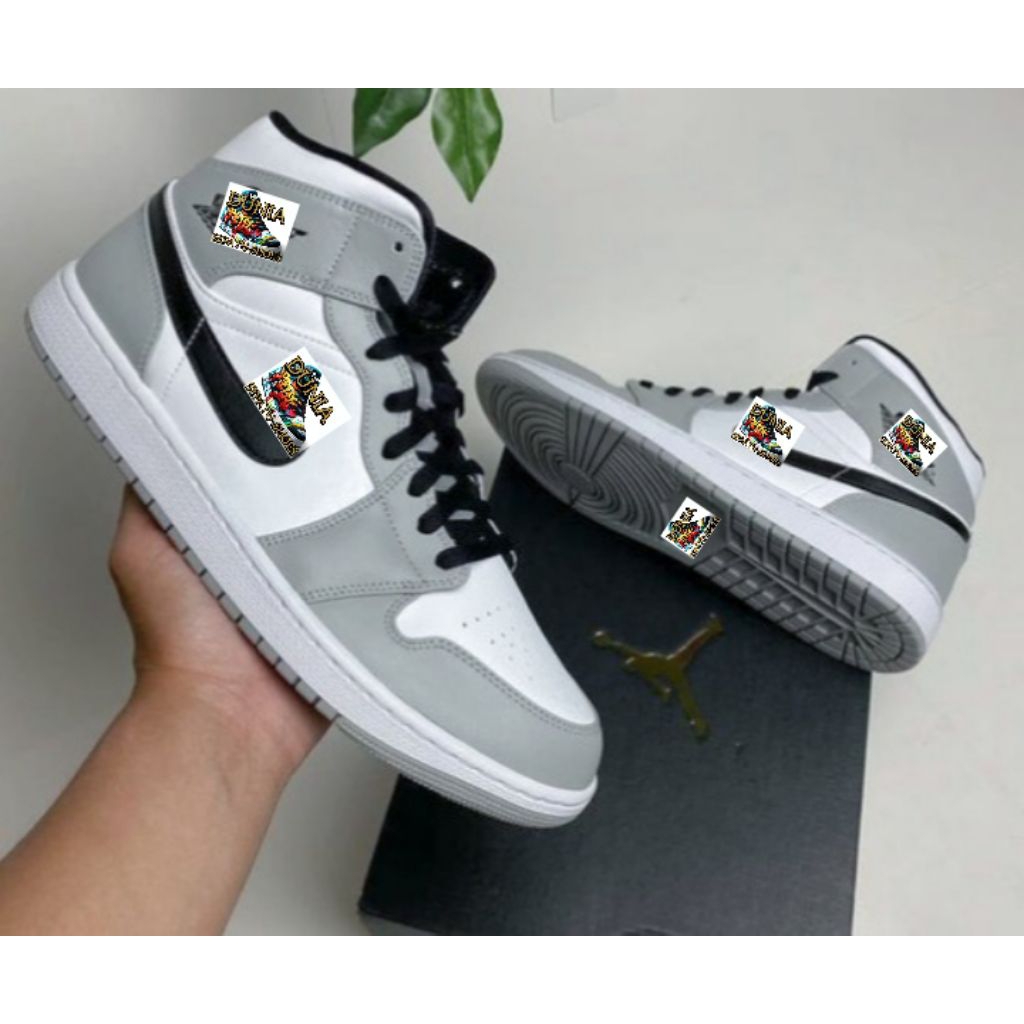 Sepatu Sneakers JDN Abu Putih High Shoes