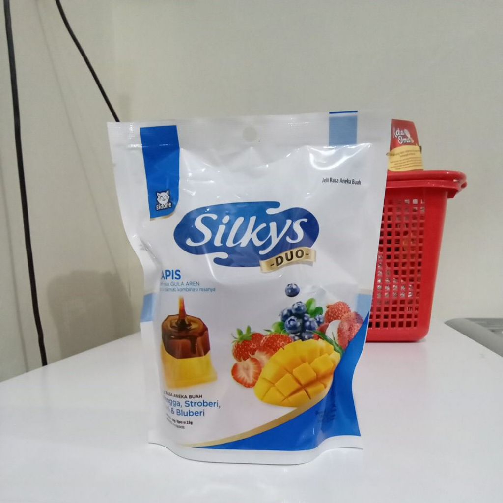

silky duo 2 lapis dengan rasa gula aren jelly rasa aneka buah 8 pcs ×25g