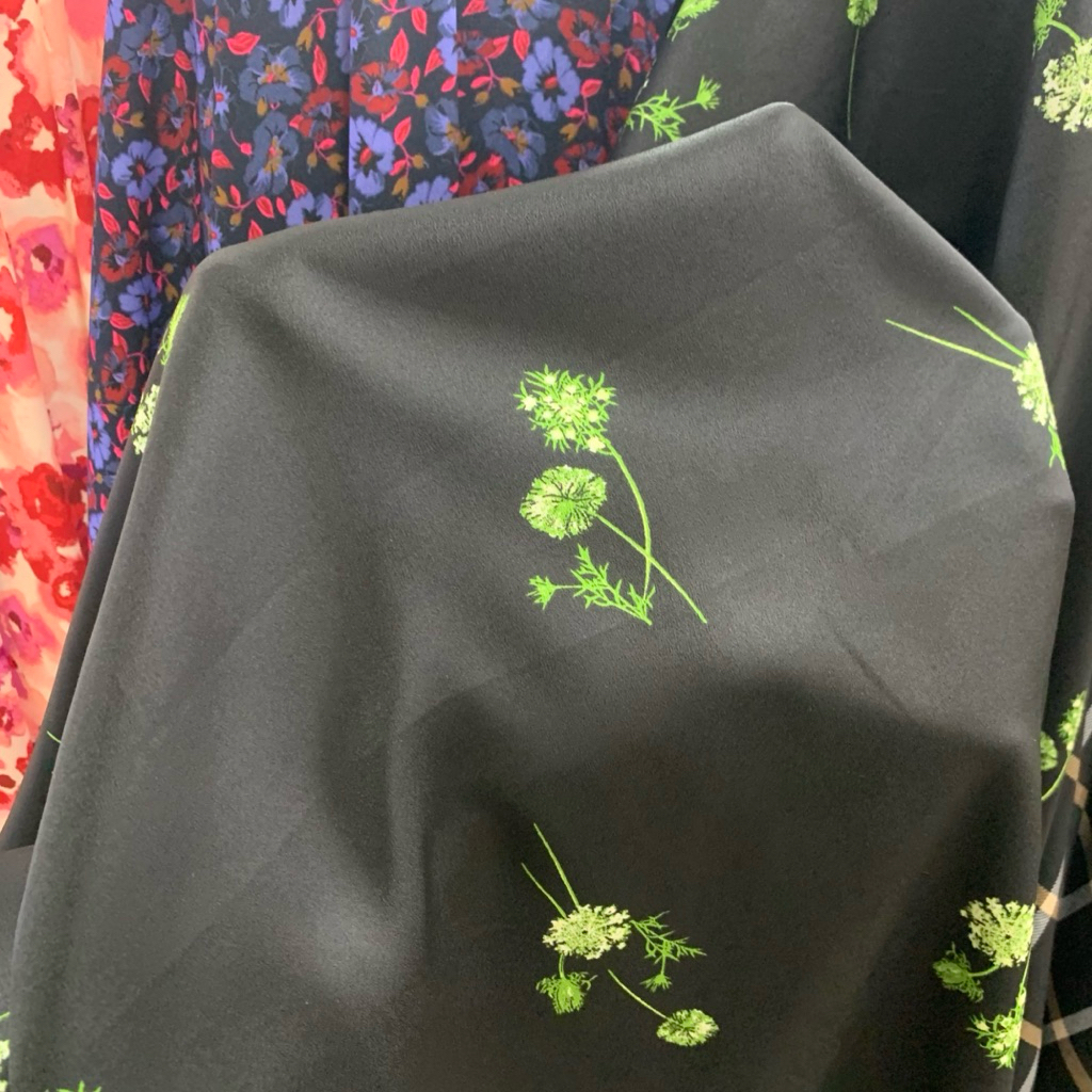 kain satin silk premium motif bunga - kain silk premium - kain silk motif bunga