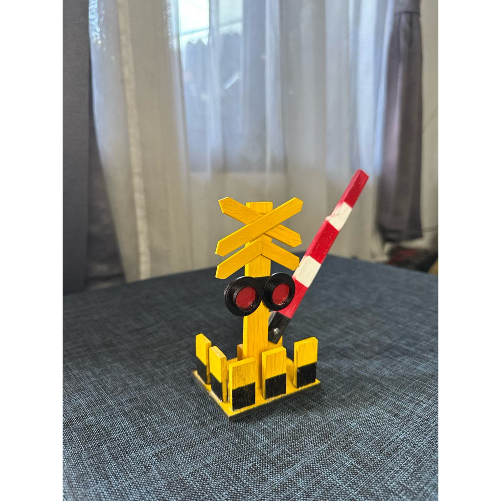 Palang Pintu Kereta Api / Miniatur palang pintu kereta api / Mainan kereta api