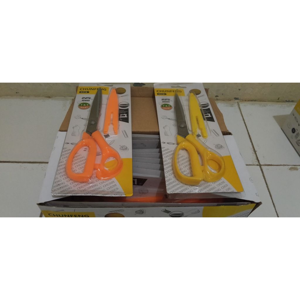 

gunting k31S /9 inch 1 lusin isi 12 pcs merek Chunfeng