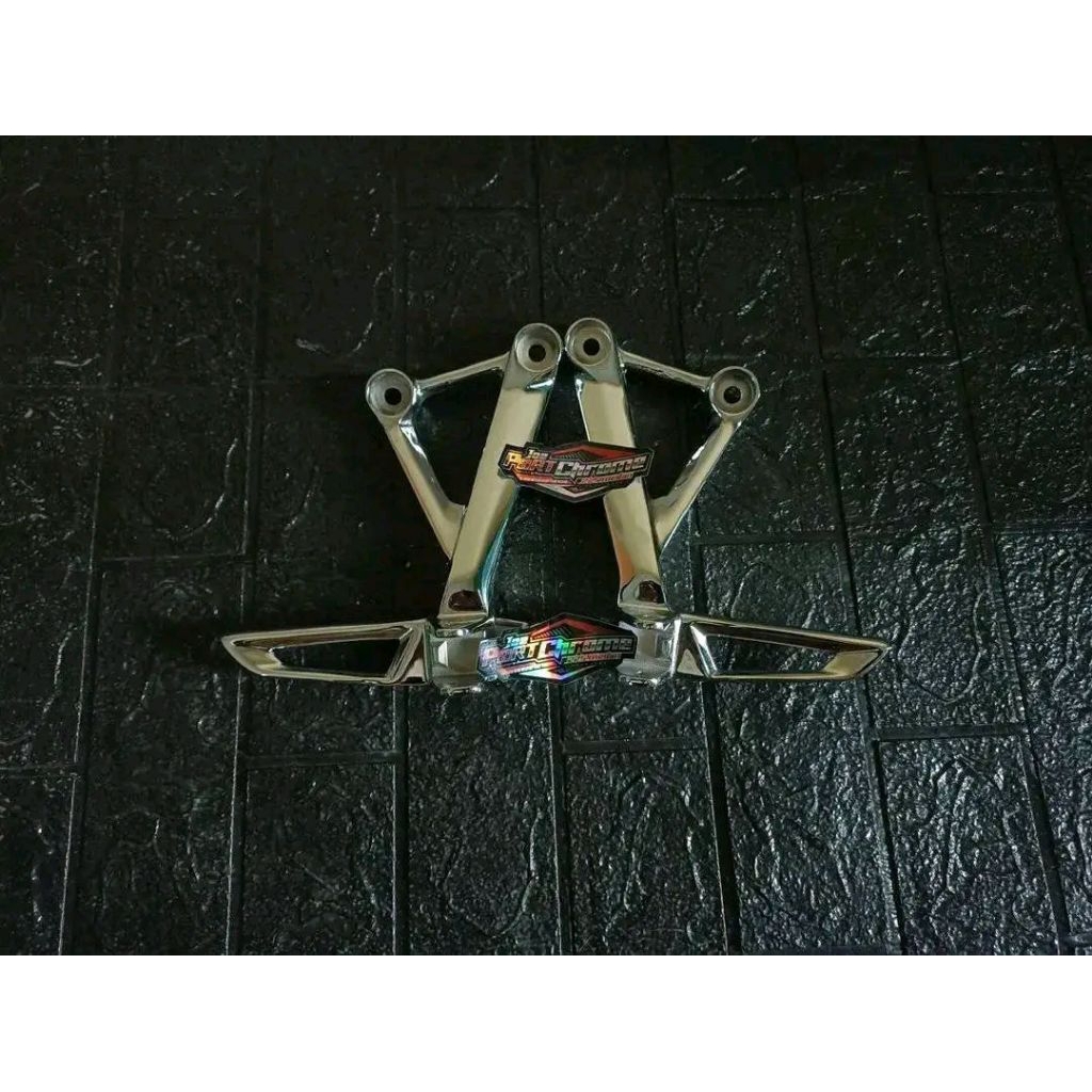 FOOTSTEP BELAKANG CB150R NEW CHROME