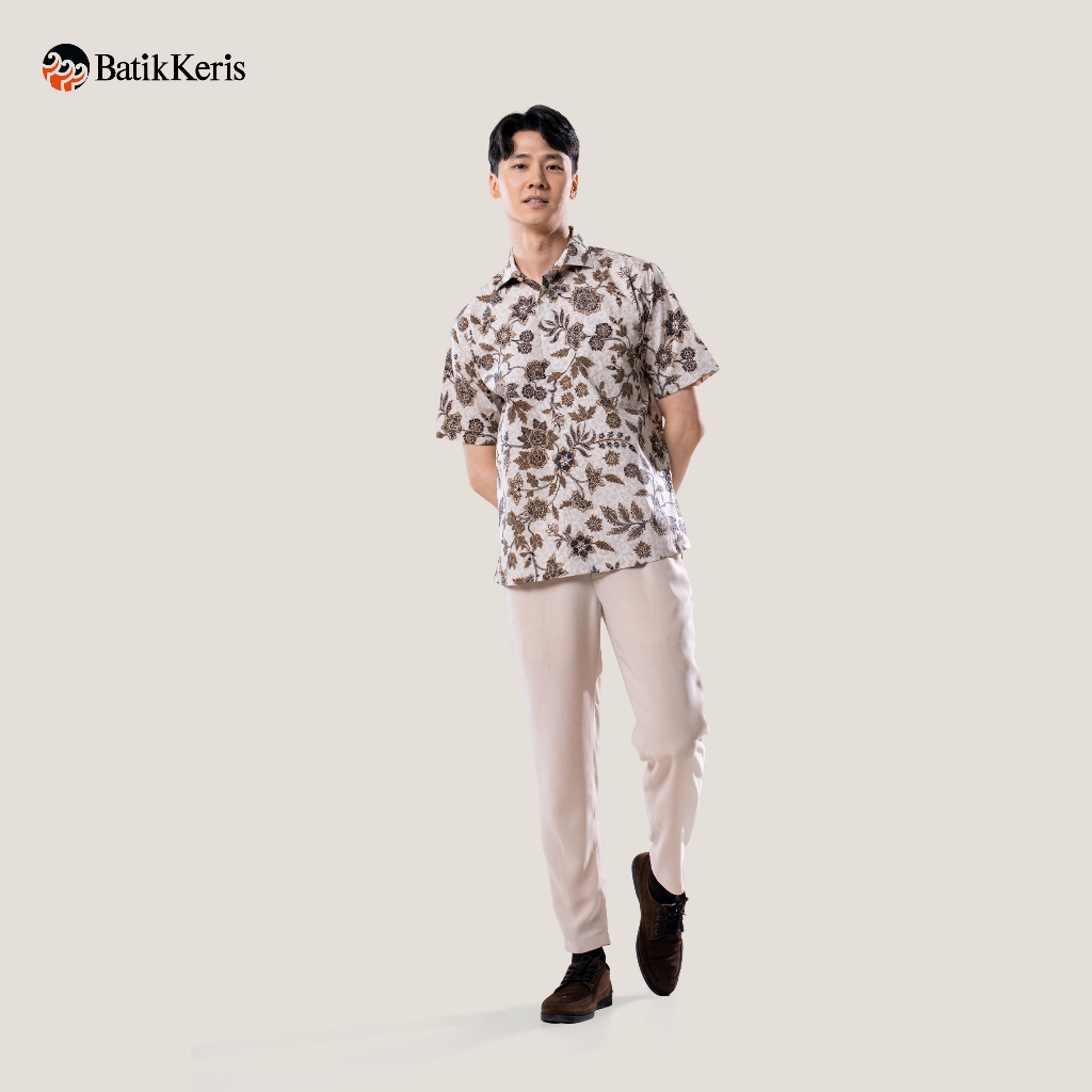 Batik Keris Kemeja Batik Pria Reguler Fit Lengan Pendek   Motif Keris Mekar Taman Sari