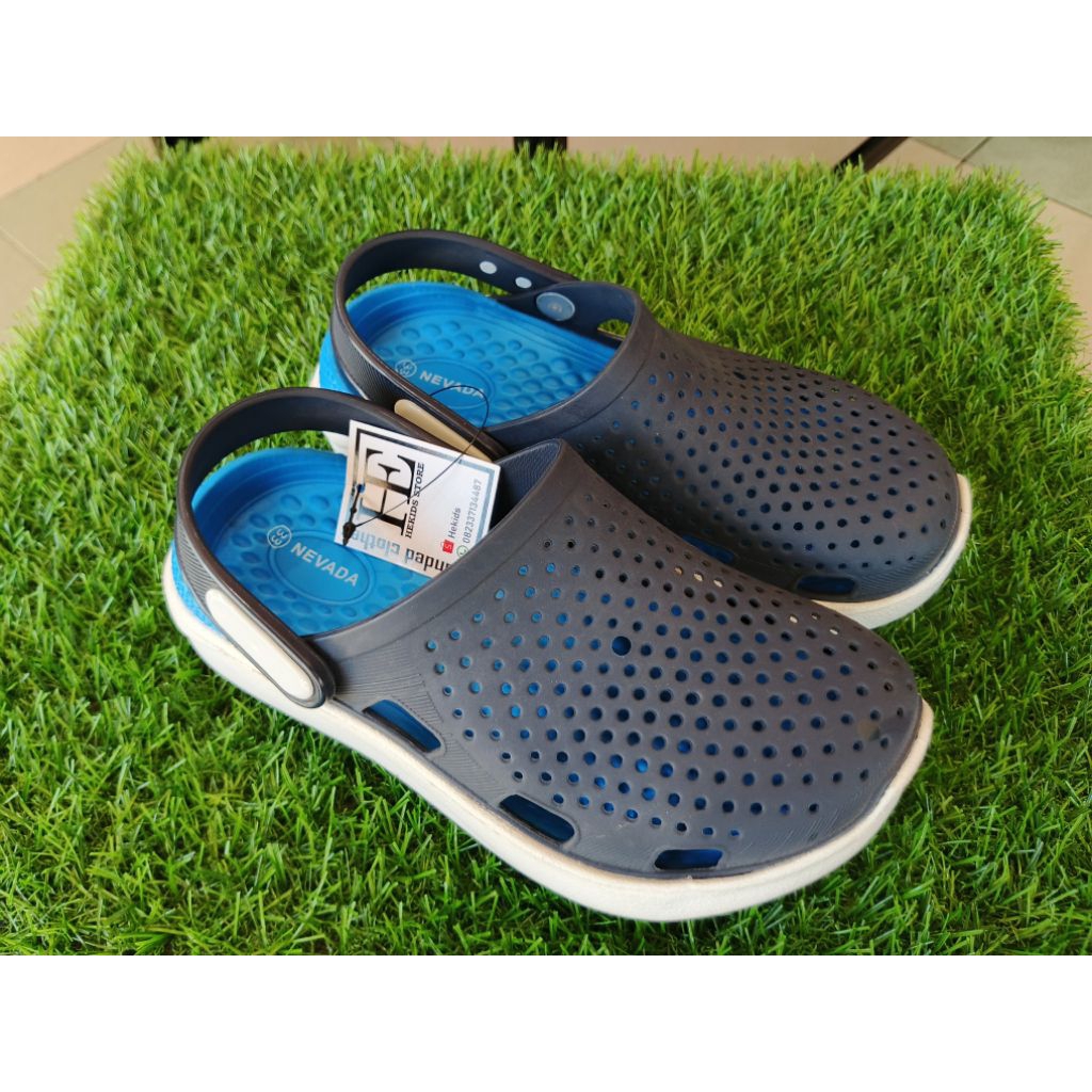 Sandal Nevada Model Croc Biru Dongker Size 33