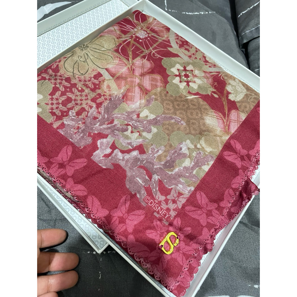 Buttonscarves New dan PL (TDP NY4 Tolerance Switzerland British GP Embossed Chupa dll)