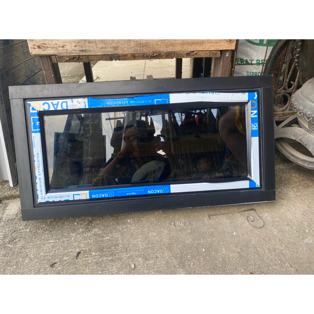 JENDELA BOVENLY UKURAN 80x40