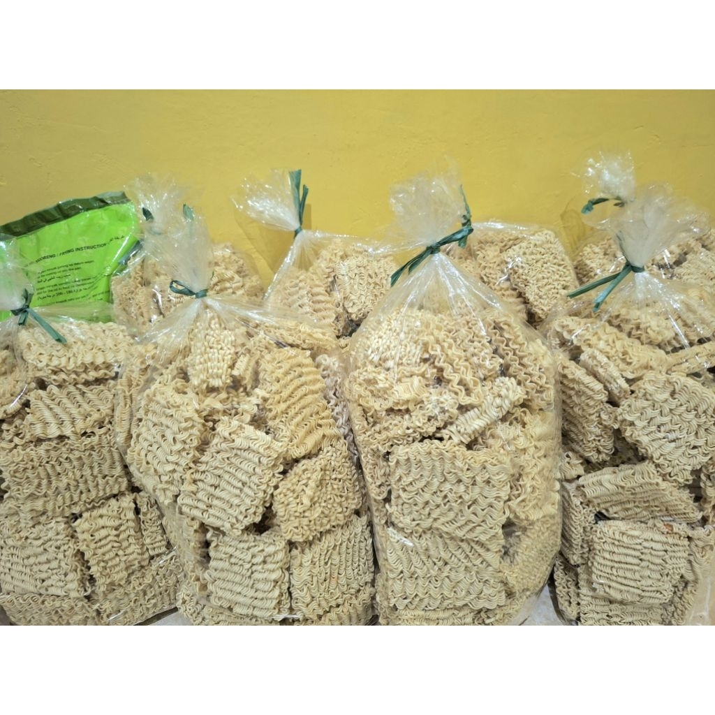 

MIE SORTIR PABRIK | MIE GONJONGAN | MIE KUNING | UKURAN 2.5 KG