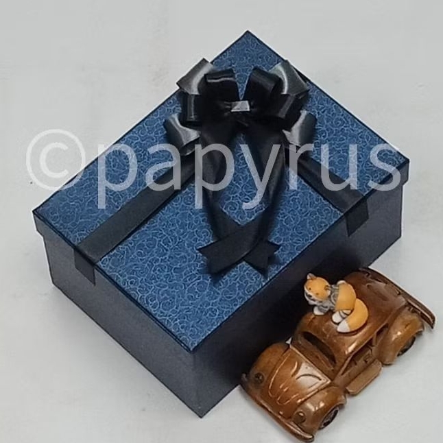 

Papyrus 15x20 tinggi 10cm Kotak Kado Gift Box Hadiah V2