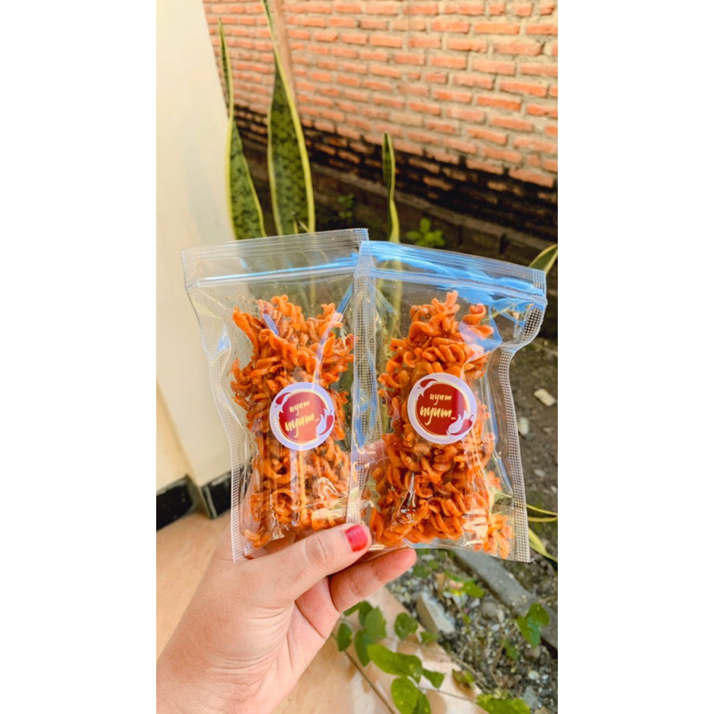 

Makroni Ulir Kriwil Pedas Daun Jeruk Spiral