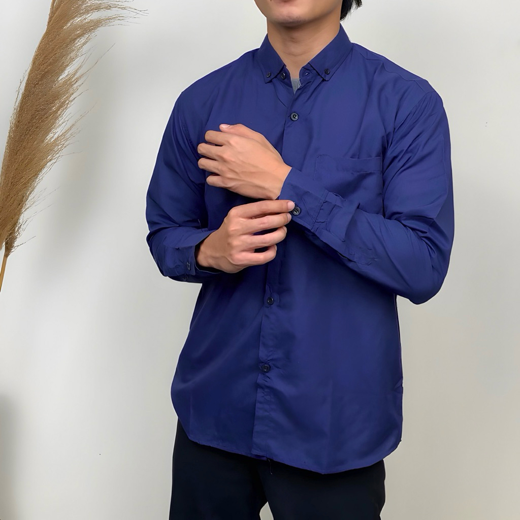 Kemeja Lengan Panjang Polos Pria Slimfit Jumbo Katun Distro Atasan Hem Cowok Laki Hitam Putih