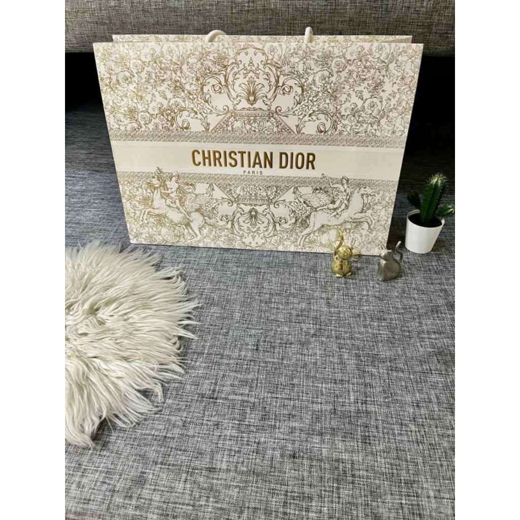 

DI0R Paperbag terbaru limited 42x30x13cm