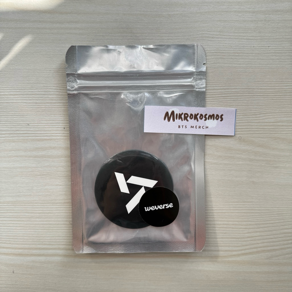 Pin SEVENTEEN official dari Weverse Con 2024