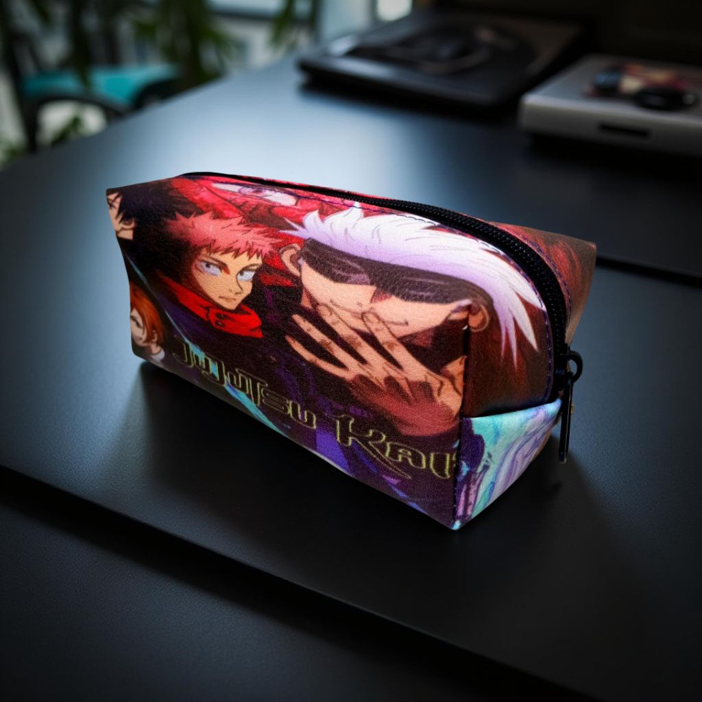 

Kotak Pensil Tahan Percikan, Tempat Pensil Motif Karakter Jujutsu Kode 02