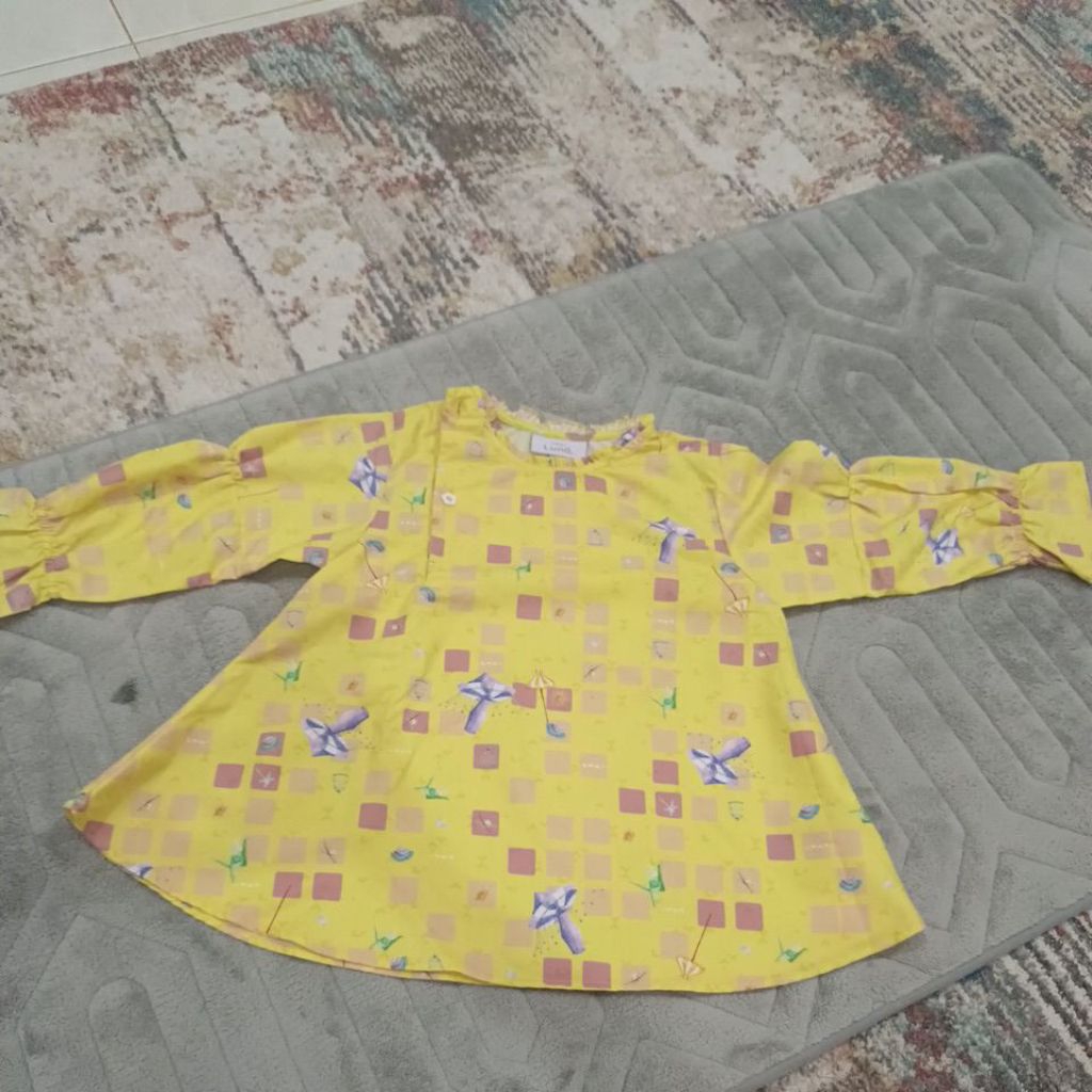 Preloved Blouse Anak Ria Miranda x Luna