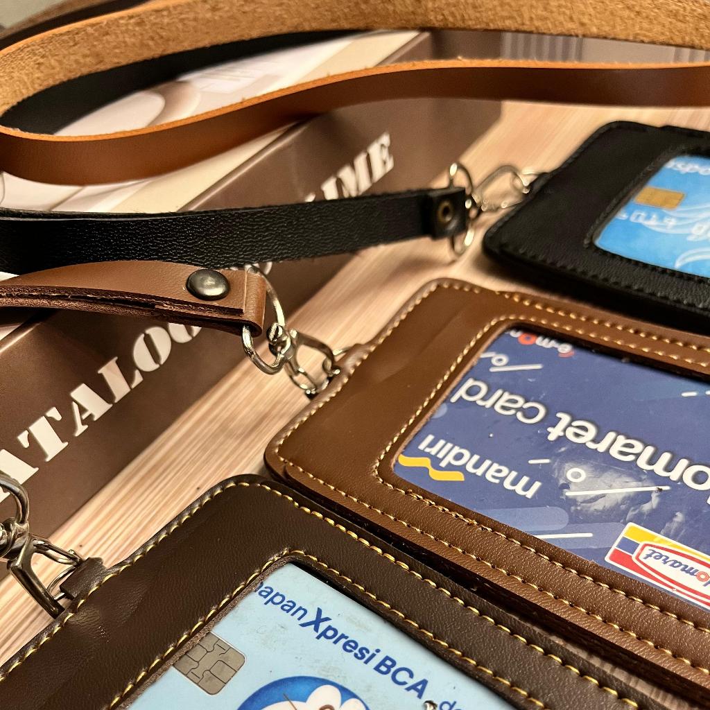 

ID card holder Name tag Holder 3 slot kartu. ID card holder kulit sintetis