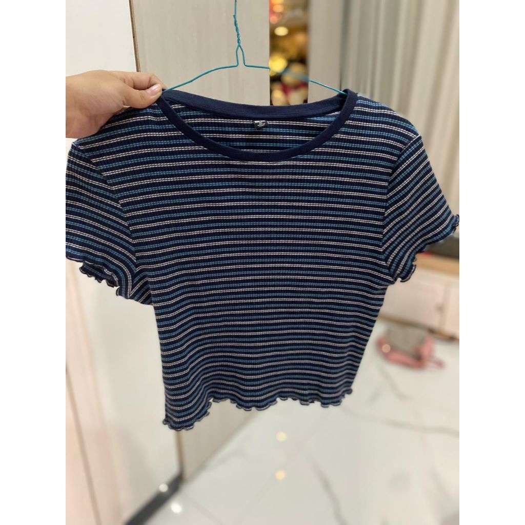 preloved UNIQLO CROP TOP RIB/BABY TEE/KAOS ORI STORE