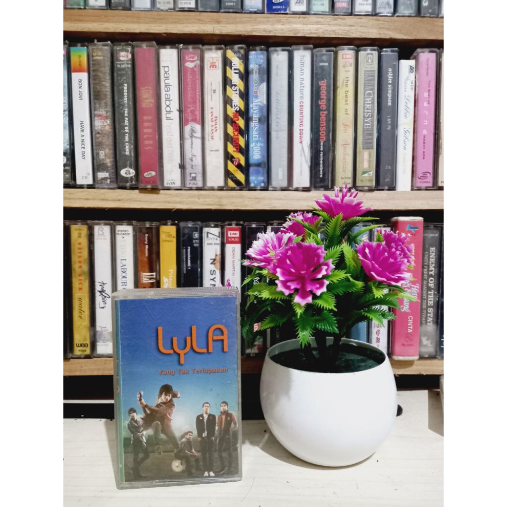 KASET LYLA YANG TAK TERLUPAKAN
