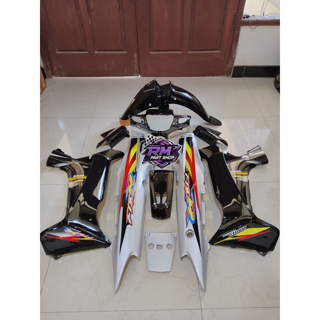 Body Set FIZ R Hitam Silver LE Bodi Halus Fiz R Silver Hitam Limited Edition