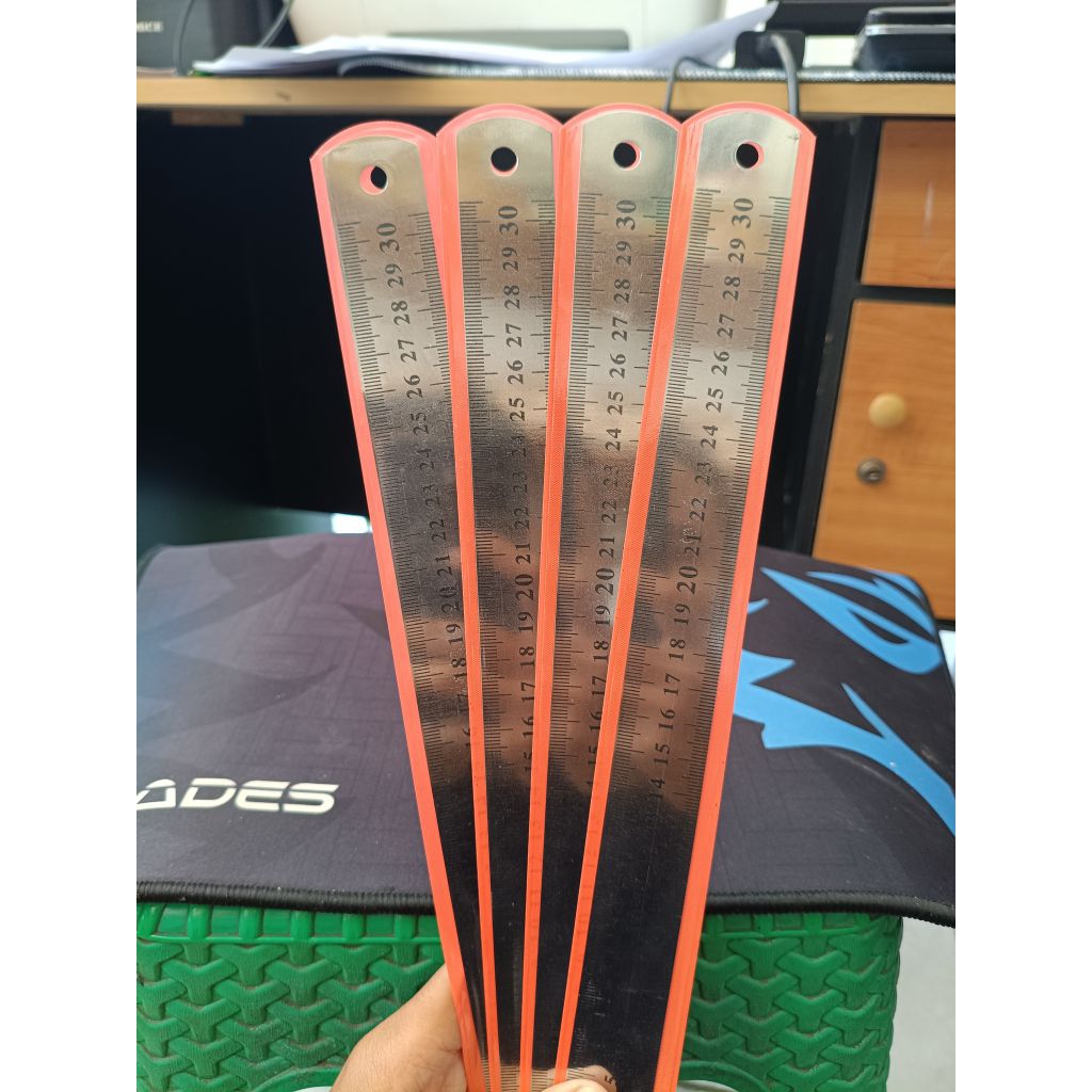 

Penggaris Besi / Stainless 30cm