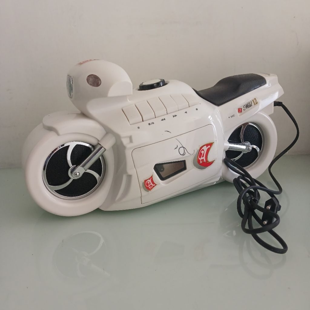 Radio Pemutar Musik Kaset Tape Compo Vintage Unik Pajangan Hiasan Meja Jadul Moge