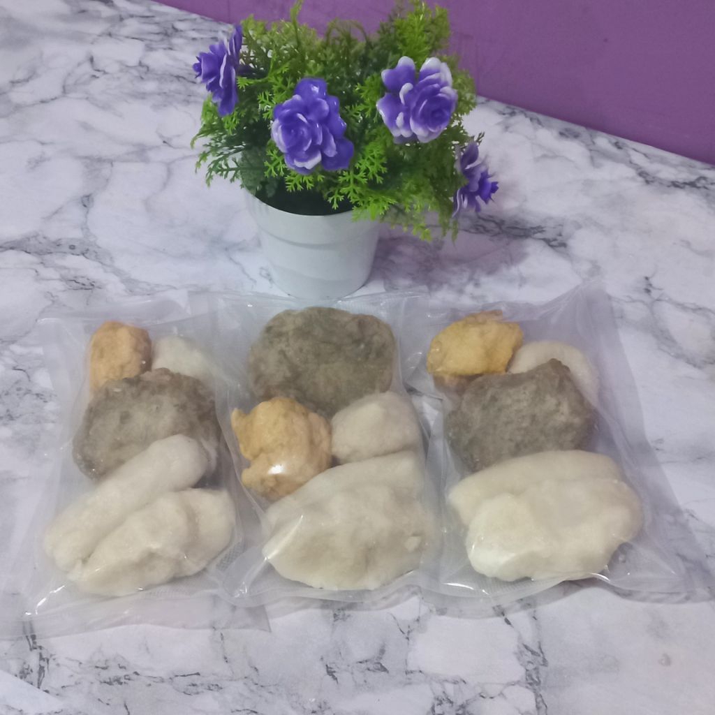 

Paket Hemat Pempek Mix 5 macam Halal, NON MSG, Homemade