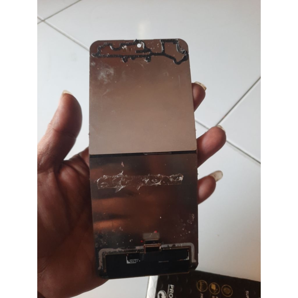 LCD z filp 4 Minus garis