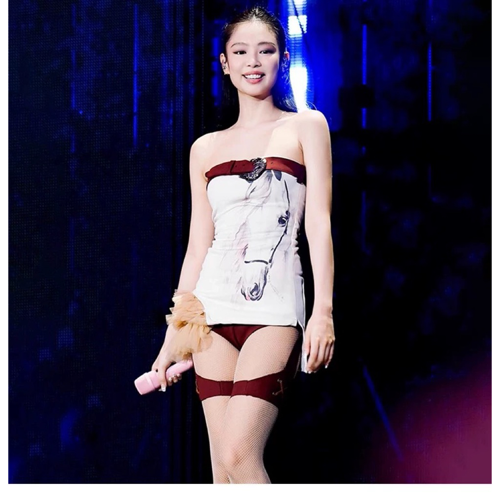 𝘾𝙃𝙍𝙊𝙈𝘼𝙏𝙄𝘾 | Blackpink jennie same style sexy print irregular tube top dress leg ring trouser clip su