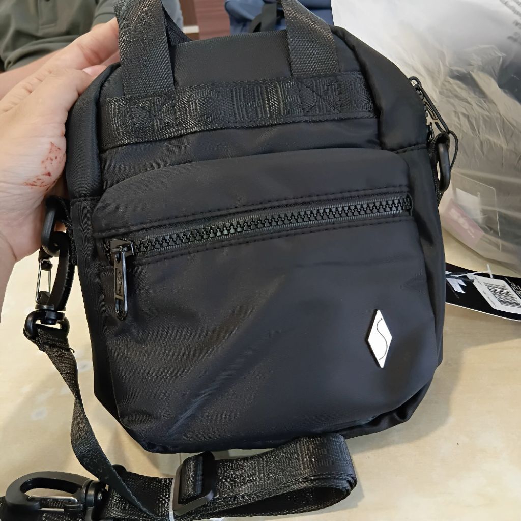 Skechers Diamond Mini Backpack Black | Skechers Slingbag - Tas Skechers - Skechers Shoulder Bag